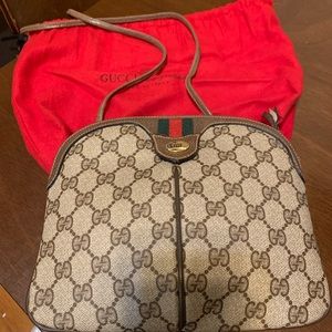 Vintage Gucci AccessoryCollection crossbody clutch